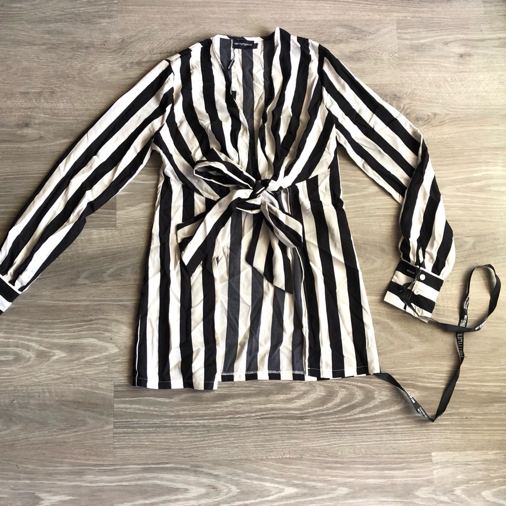 NWT ! prettylittlething black+white striped shirt